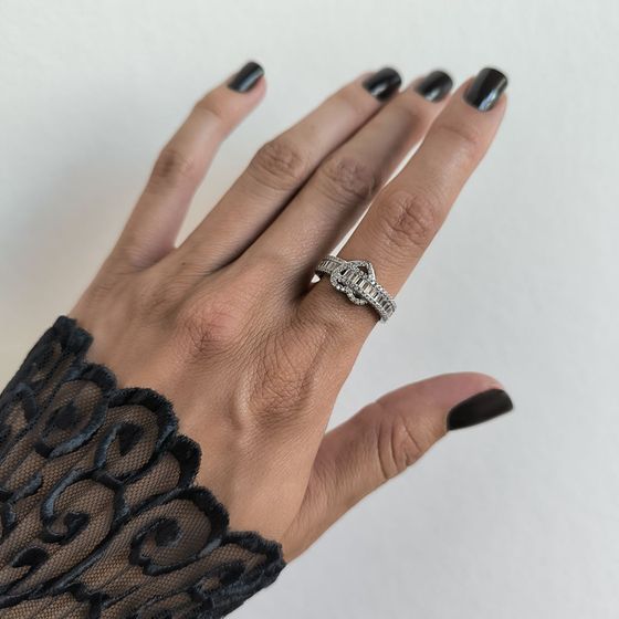 Серебряное кольцо с фианитами