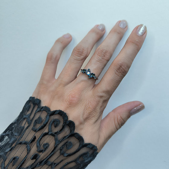 Серебряное кольцо с мистик топазом 0.77ct, фианитами
