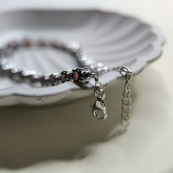 Серебряный браслет с гранатом 9.364ct