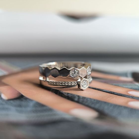 Серебряное кольцо с фианитами