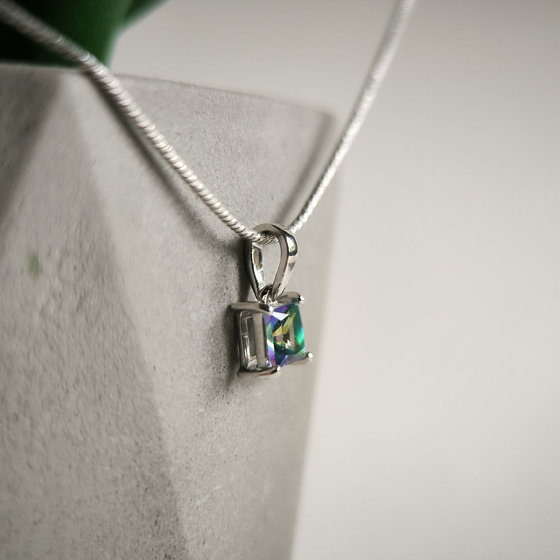 Серебряная подвеска с мистик топазом 0.473ct