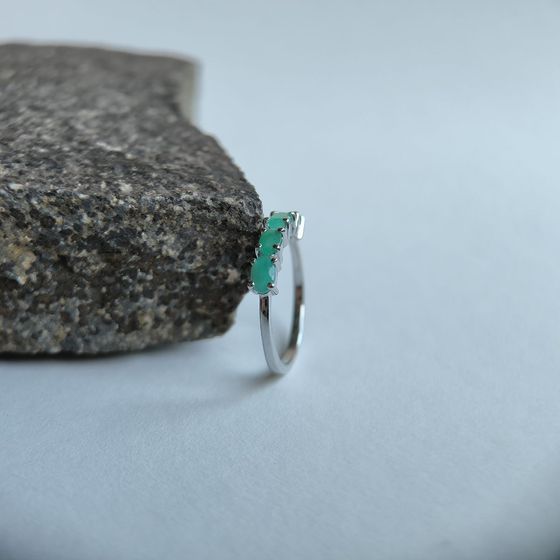 Серебряное кольцо с изумрудом 0.8ct
