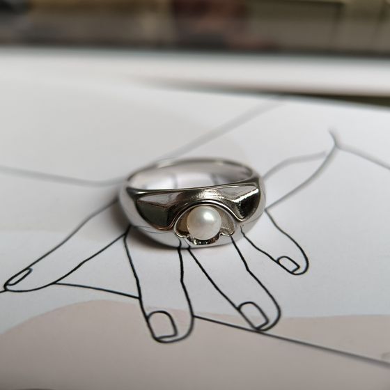 Серебряное кольцо с жемчугом 2.5ct