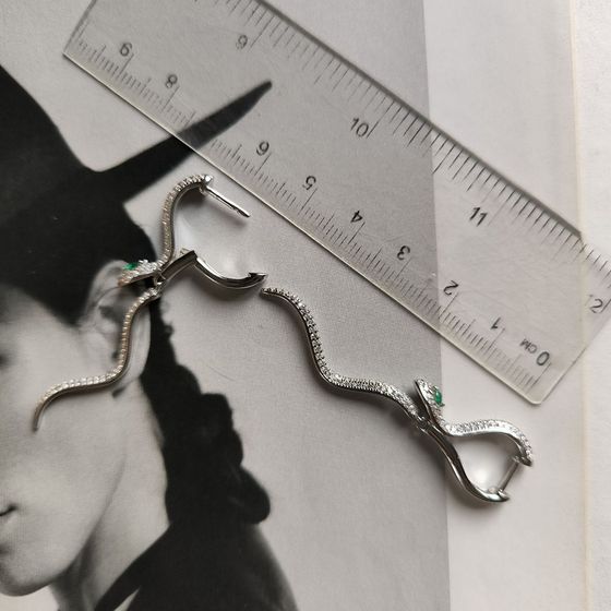 Серебряные серьги с фианитами