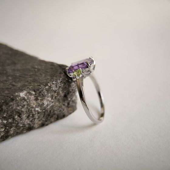 Серебряное кольцо с аметистом 2.558ct,