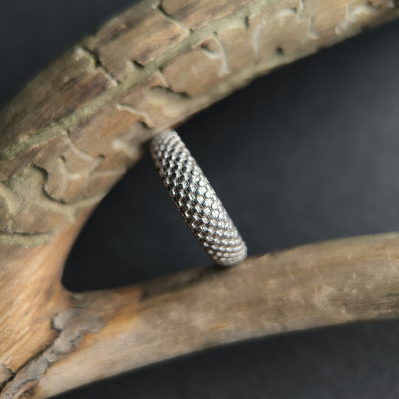 Серебряное кольцо без камней