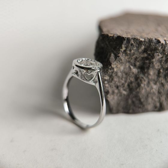 Серебряное кольцо с фианитами