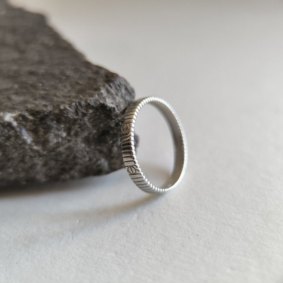 Серебряное кольцо без камней