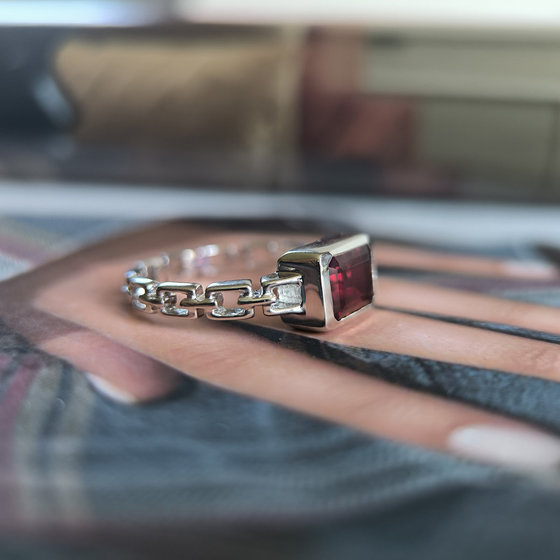 Серебряное кольцо с гранатом nano 1.261ct