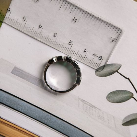 Серебряное кольцо с фианитами