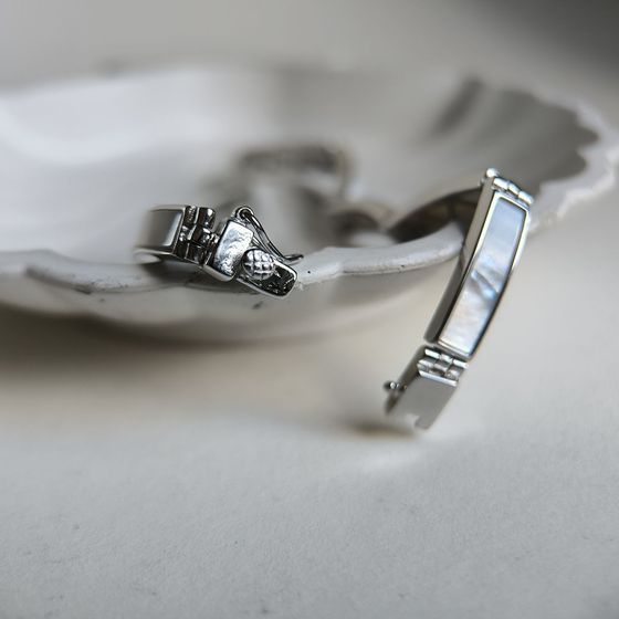 Серебряный браслет с перламутром