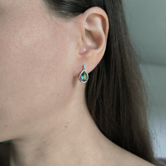 Серебряные серьги с мистик топазом 1.61ct, фианитами