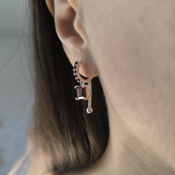 Серебряные серьги с гранатом 2.605ct