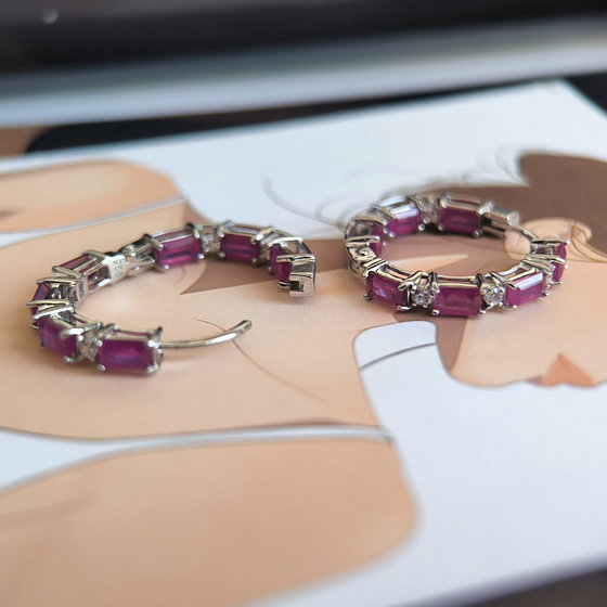 Серебряные серьги с рубином 6.145ct, фианитами