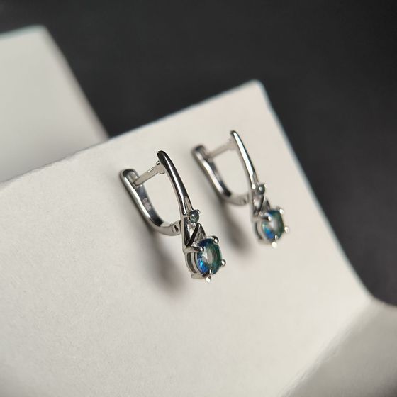 Серебряные серьги с мистик топазом 1.225ct