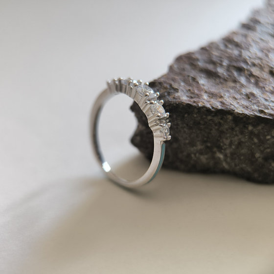 Серебряное кольцо с фианитами