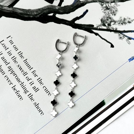 Серебряные серьги с емаллю