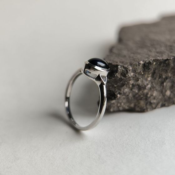 Серебряное кольцо с сапфиром nano