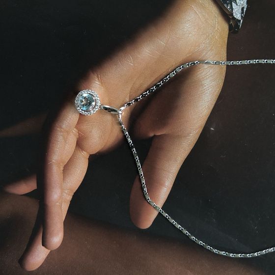 Серебряная подвеска с топазом 2.704ct