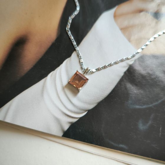 Серебряная подвеска с султанитом 2.575ct