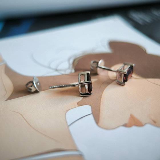 Серебряные серьги с гранатом 2.444ct