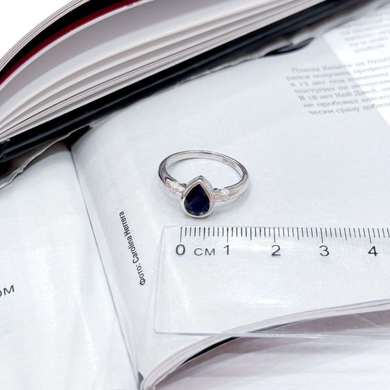 Серебряное кольцо с сапфиром 1.757ct, фианитами