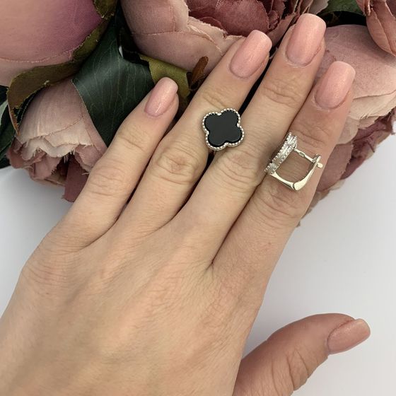 Серебряные серьги с ониксом