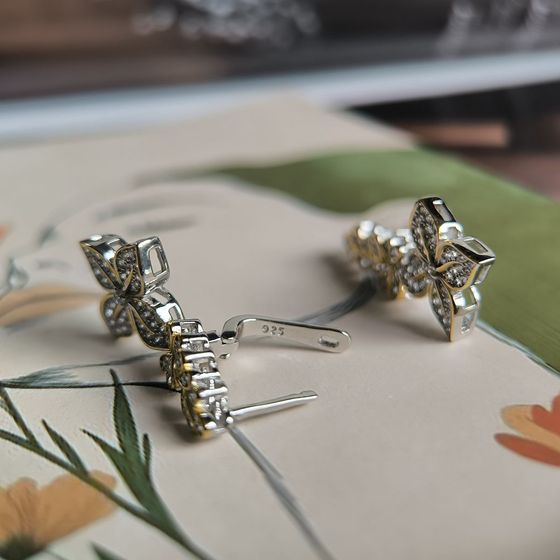 Серебряные серьги с фианитами