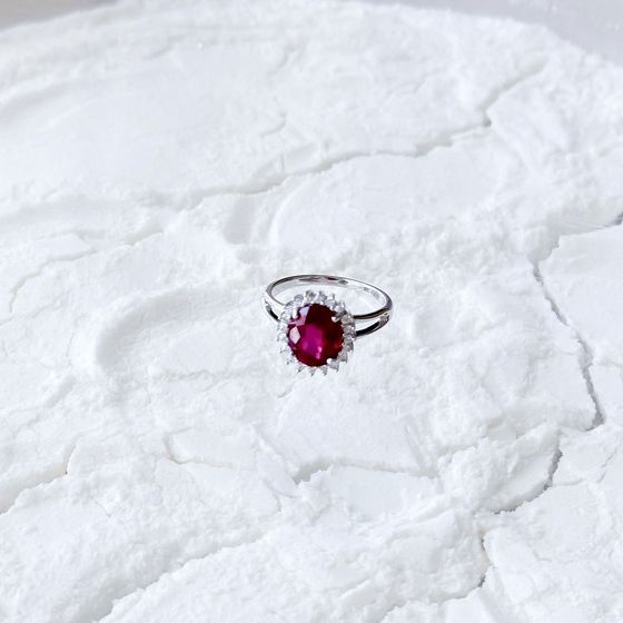 Серебряное кольцо с рубином, фианитами