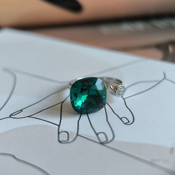 Серебряное кольцо с фианитами