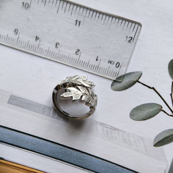 Серебряное кольцо с фианитами