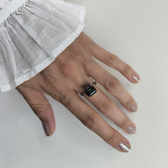 Серебряное кольцо с мистик топазом 8.56ct