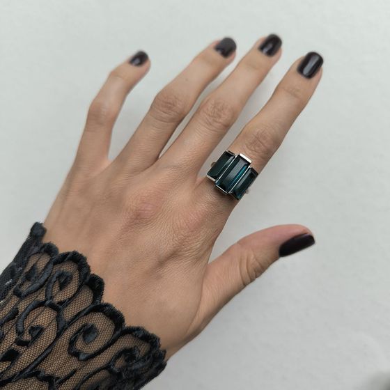 Серебряное кольцо с топазом Лондон Блю 6.198ct