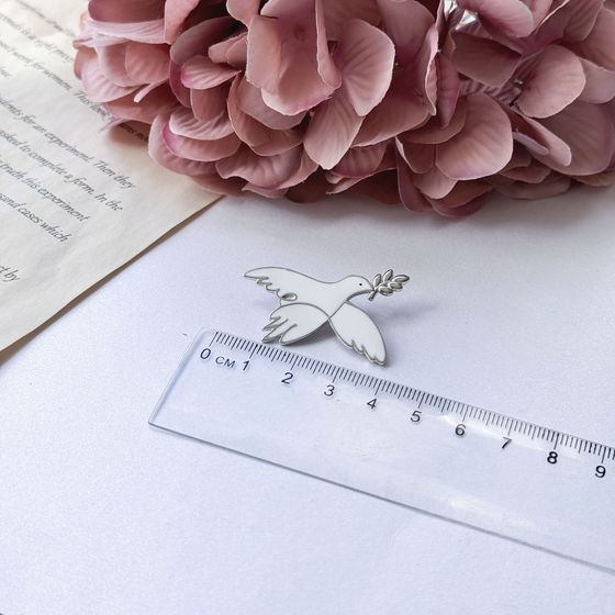 Серебряная брошка с емаллю Серебряная брошка с емаллю