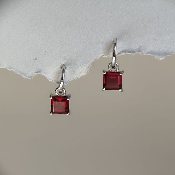Серебряные серьги с гранатом 4.1ct