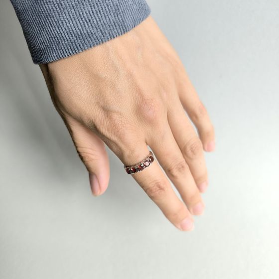 Серебряное кольцо с гранатом 1.558ct