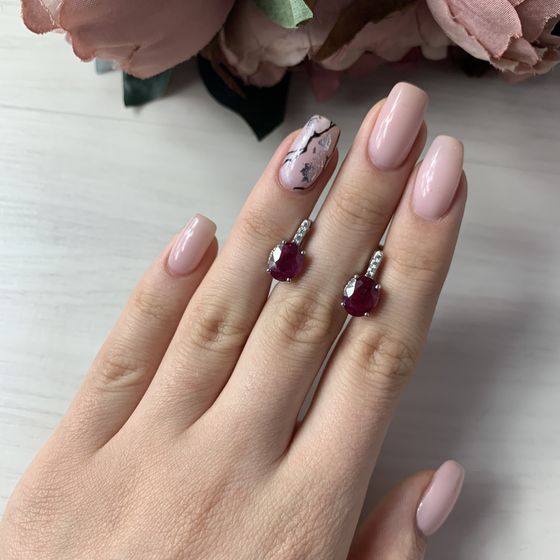 Серебряные серьги с рубином