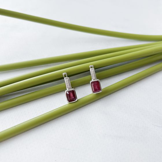 Серебряные серьги с рубином 3.098ct