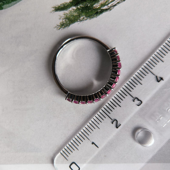 Серебряное кольцо с рубином