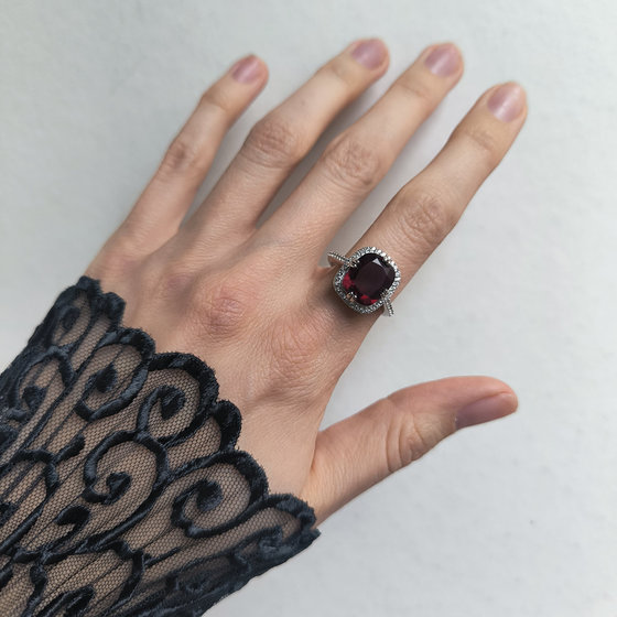 Серебряное кольцо с гранатом nano 4.798ct