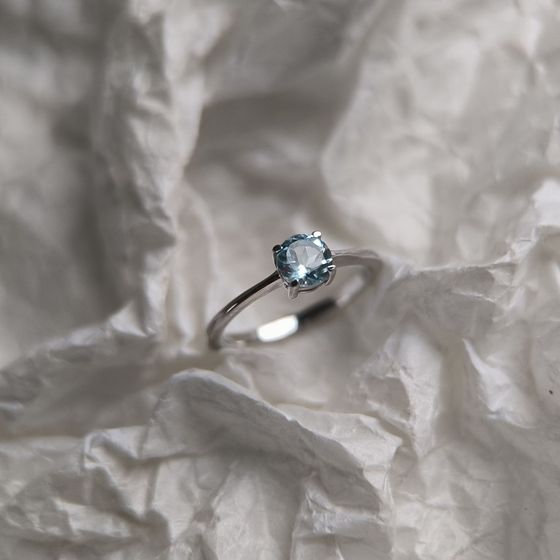 Серебряное кольцо с топазом 0.605ct