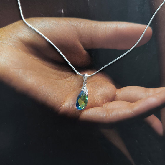 Серебряная подвеска с мистик топазом 3.365ct