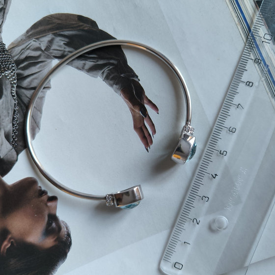 Серебряный браслет с топазом 9.716ct, фианитами