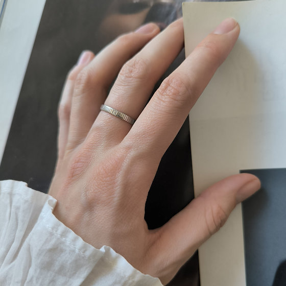 Серебряное кольцо без камней