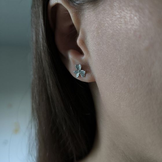 Серебряные серьги с фианитами