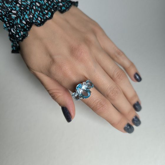 Серебряное кольцо с топазом 9.536ct