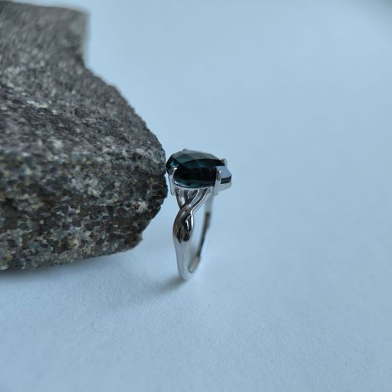 Серебряное кольцо с топазом Лондон Блю 3.1ct