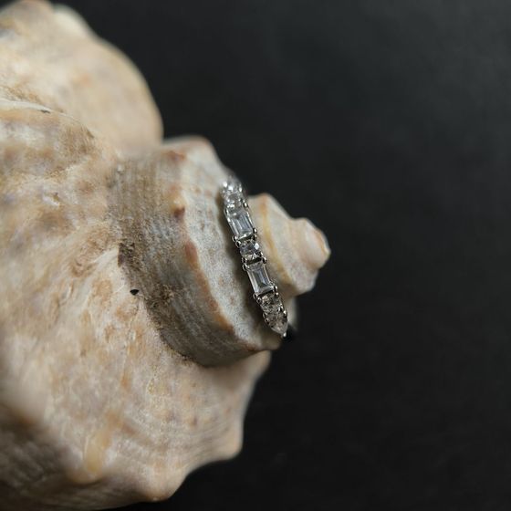 Серебряное кольцо с фианитами