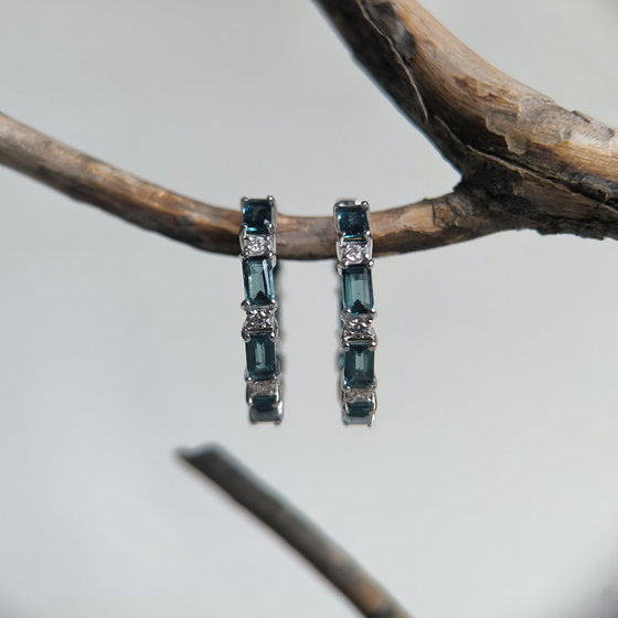 Серебряные серьги с топазом Лондон Блю 3.98ct, фианитами