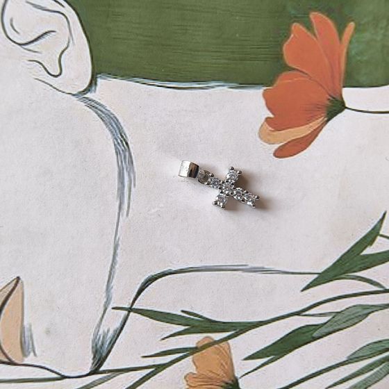 Серебряный крестик с фианитами